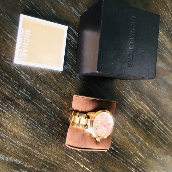 Michael Kors Women Watch - Picture 5 of 5